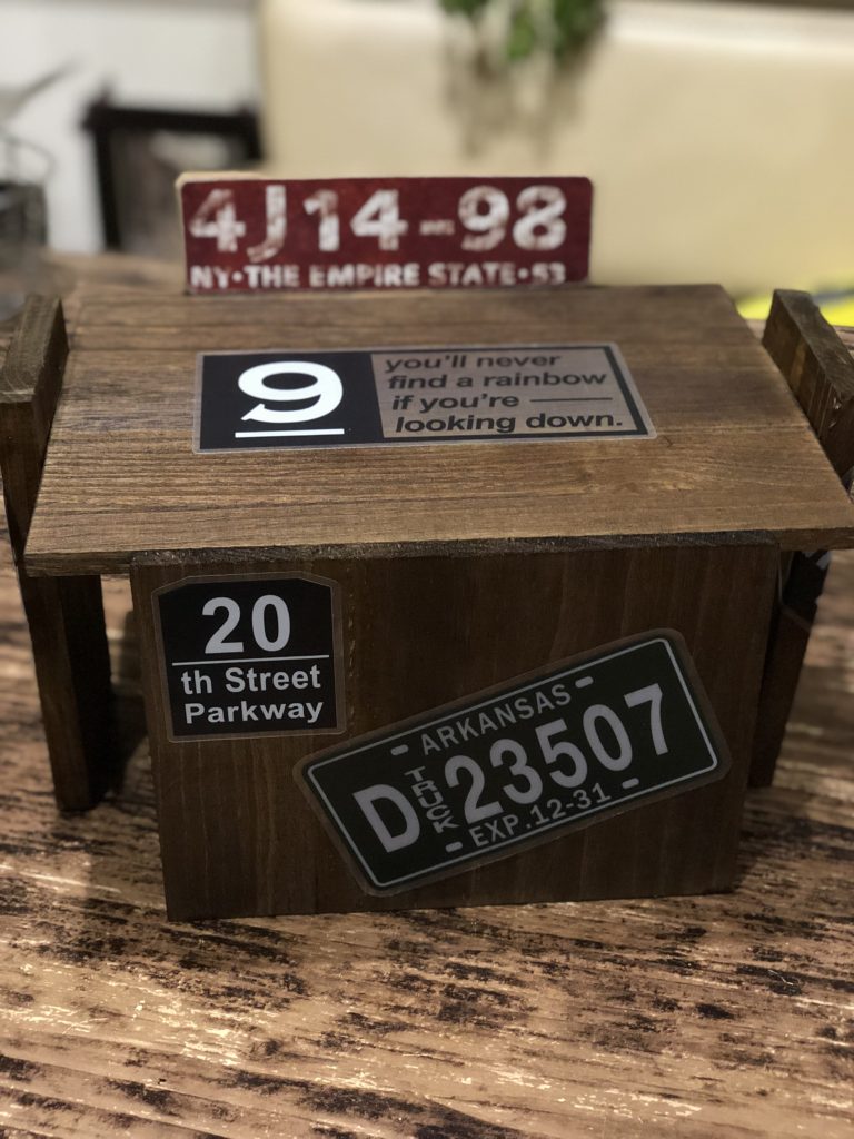 ワンコの餌用テーブル