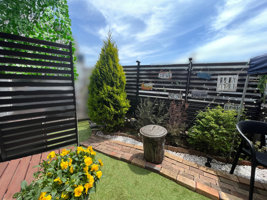 ガーデンリビングを作りたいけど中々うまく行かなくて悪戦苦闘